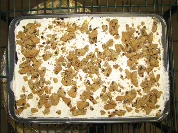 Chocolate chip cookie cake